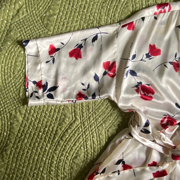 LA Intimates Women’s Robe - Picture 6 of 10